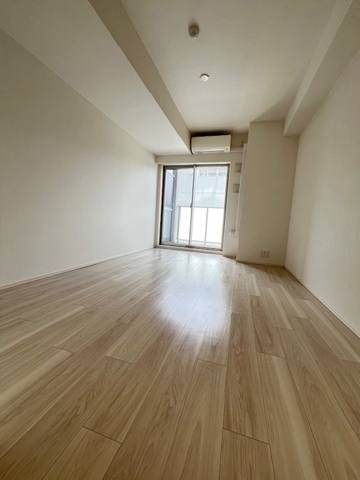 居室・リビング　※別部屋の参考写真です。