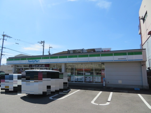 コンビニ　ファミリーマート（コンビニ）まで412m