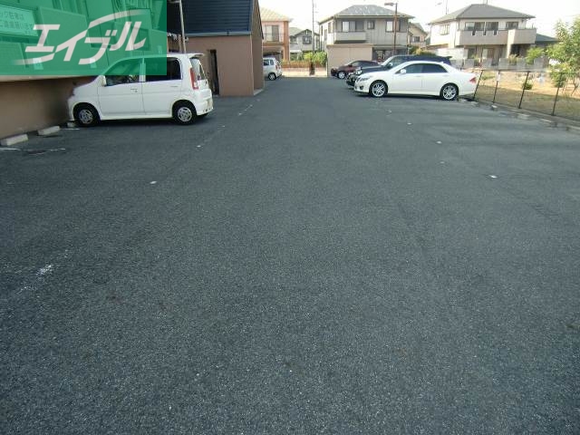 駐車場　駐車場