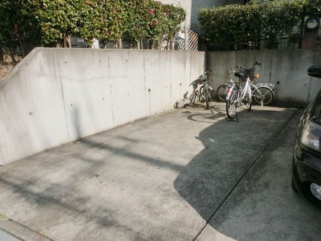 駐車場　敷地内駐車場