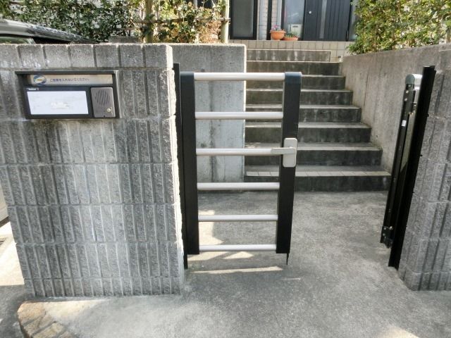 セキュリティ　ゲージ付きのエントランスです