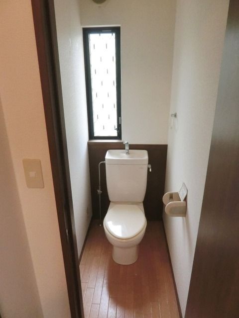 トイレ　シンプルなトイレです