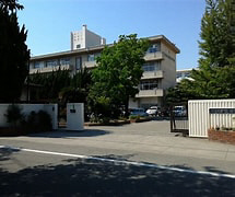 中学校　荒井中学校（中学校）まで1223m