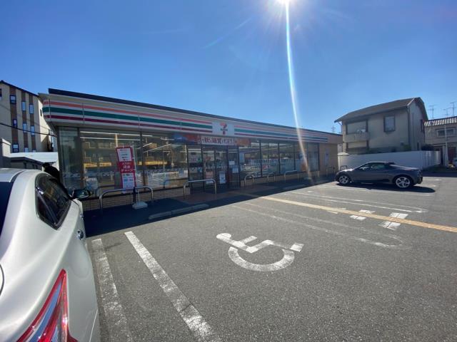 コンビニ　セブンイレブン（コンビニ）まで372m