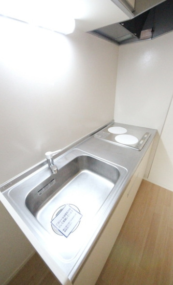 キッチン　別部屋の画像を使用しております。