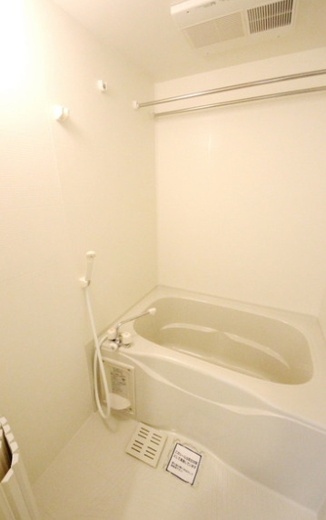 バス・シャワールーム　別部屋の画像を使用しております。