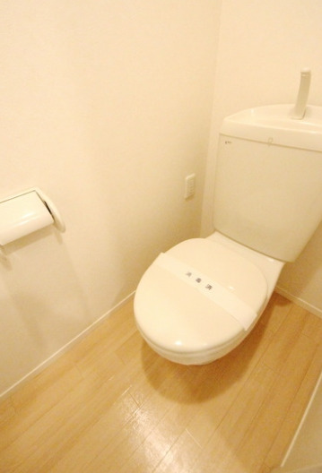 トイレ　別部屋の画像を使用しております。