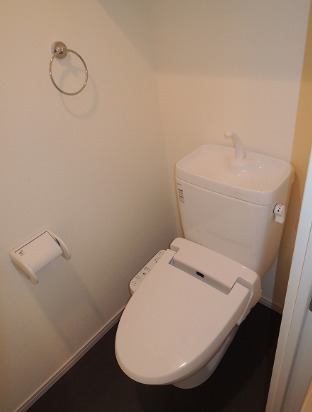 トイレ　コンパクトで使いやすいトイレです