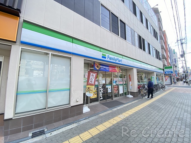 コンビニ　ファミリーマート鶴橋駅北店（コンビニ）まで379m