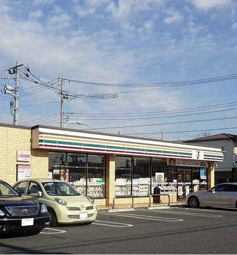 コンビニ　セブンイレブン（コンビニ）まで500m