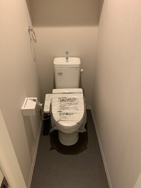 トイレ　ウォシュレット付き