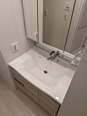 洗面設備　生活に欠かせない独立洗面台です