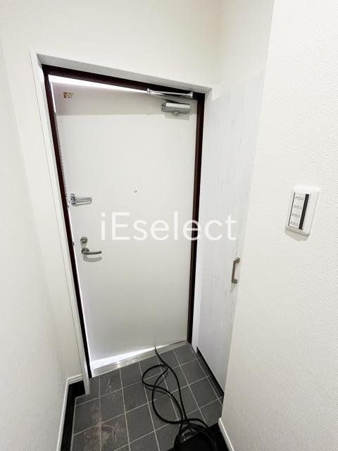 玄関　玄関にはシューズボックスがあります