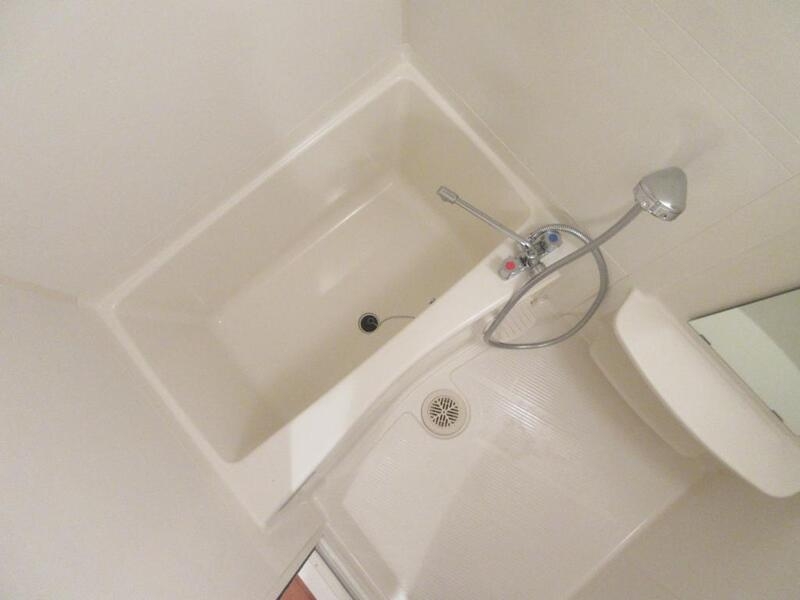 バス・シャワールーム　お湯をためて一日の疲れを癒して下さい。