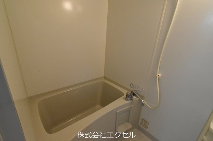 バス・シャワールーム　ゆったり入れるお風呂です。