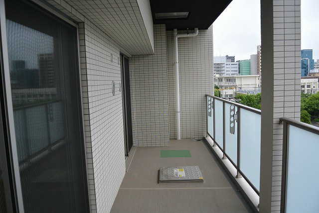 バルコニー　※別号室の参考写真になります。