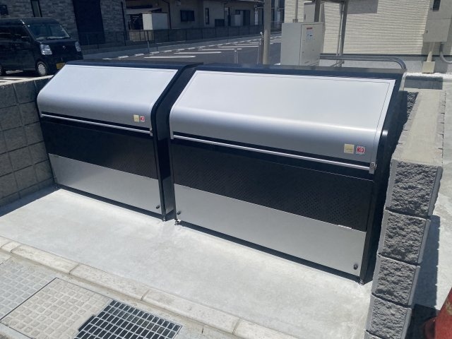 その他　ゴミ捨て場（その他）まで10m