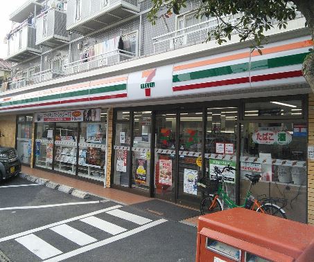 コンビニ　セブンイレブン（コンビニ）まで244m