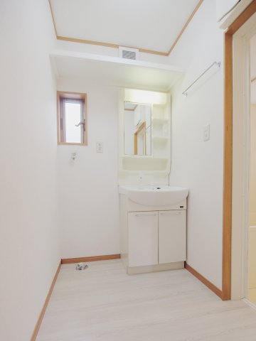 洗面設備　201号室の写真です。