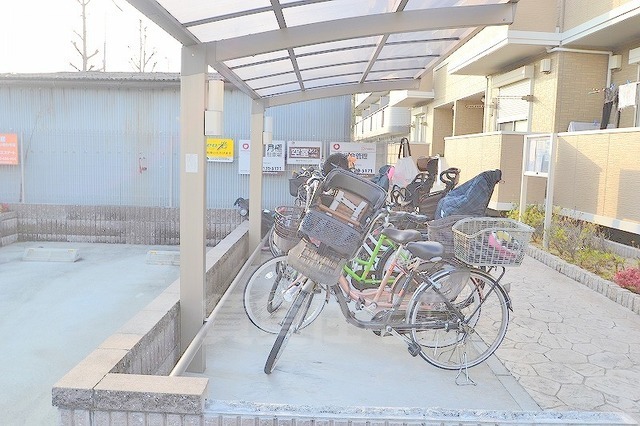 駐車場　駐輪場