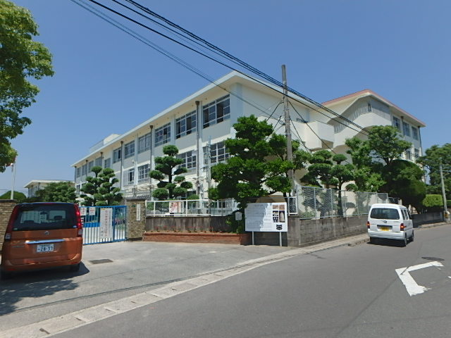 小学校　福岡市立小学校今宿小学校（小学校）まで371m