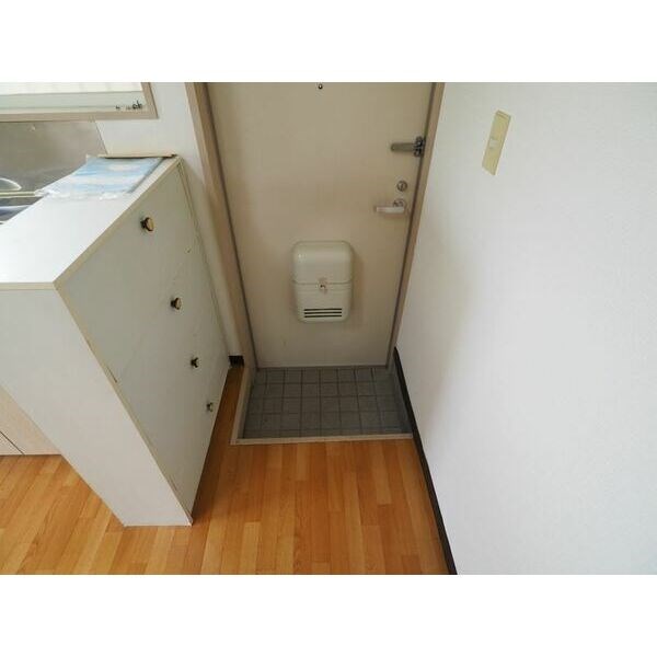 玄関　当社参考写真です