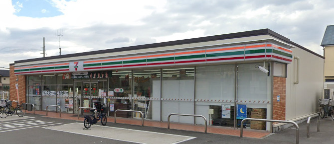 コンビニ　セブンイレブン 茨木鮎川1丁目店（コンビニ）まで495m