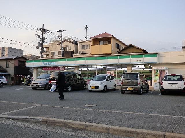 コンビニ　ファミリーマート（コンビニ）まで607m
