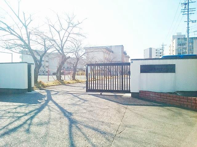 小学校　稲沢市立　高御堂小学校（小学校）まで650m
