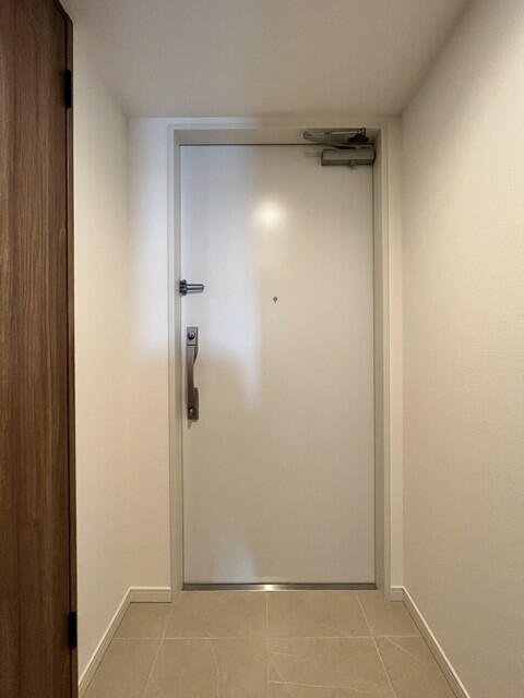 玄関　※写真は同タイプ住戸です。