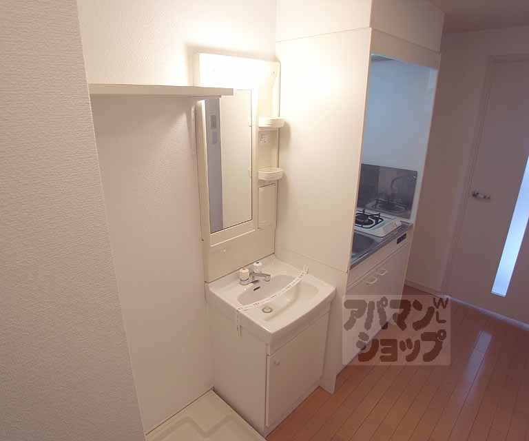 洗面設備　独立洗面所です。