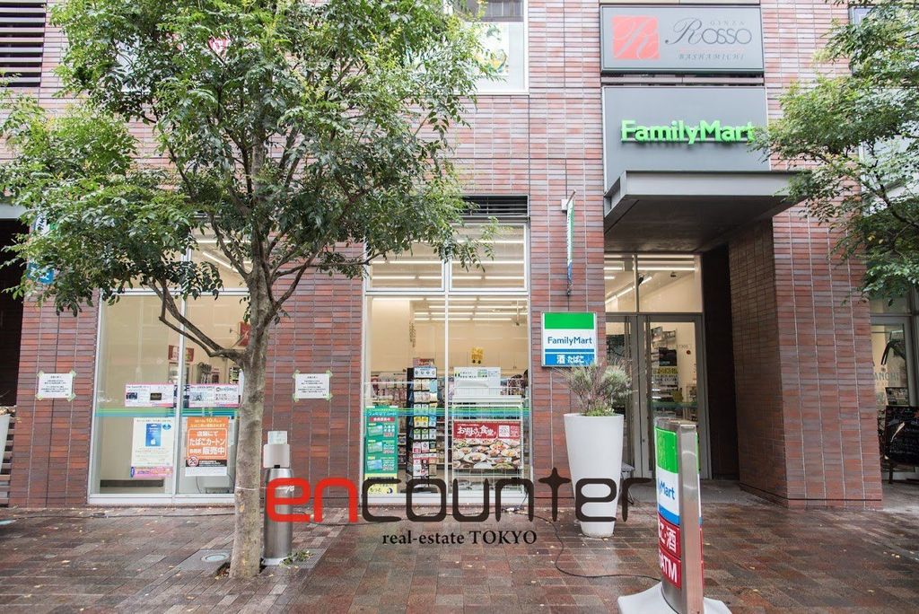 コンビニ　ファミリーマート横浜万国橋店（コンビニ）まで210m