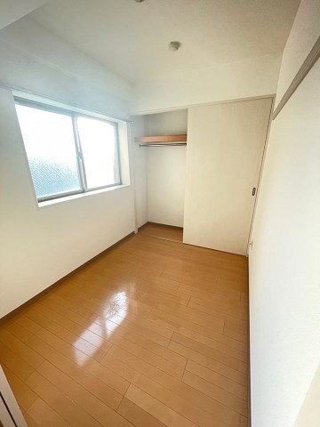 その他部屋・スペース　広くて明るい寝室