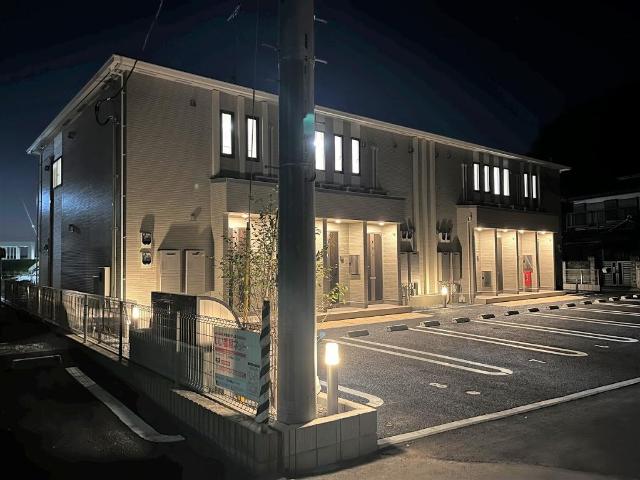 駐車場　外観写真（夜）