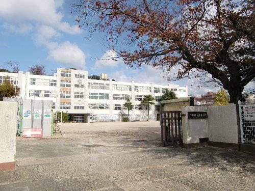 小学校　桜山小学校（小学校）まで750m