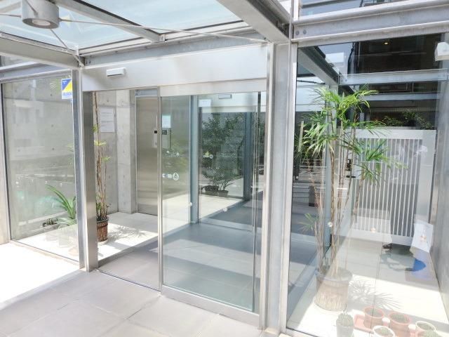 エントランス　★安心のオートロック付です★
