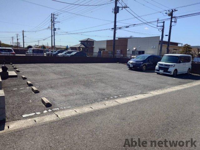 駐車場　駐車場1台無料