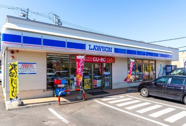 コンビニ　ローソン札幌二十四軒3条店（コンビニ）まで262m