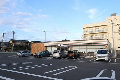 コンビニ　セブンイレブン新潟寺尾店（コンビニ）まで552m