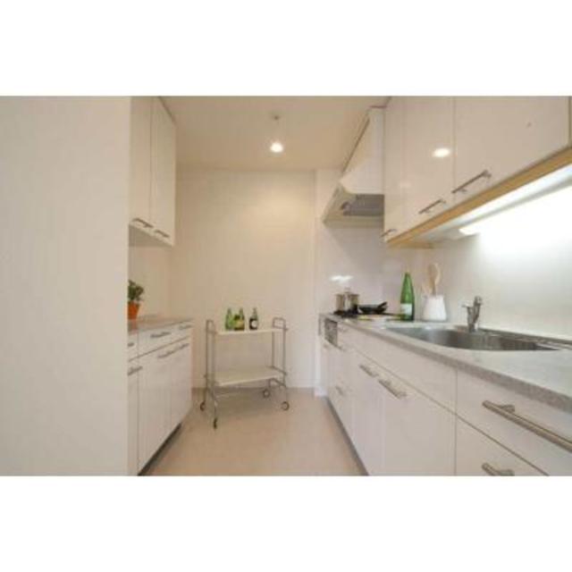 キッチン　※写真は同タイプ住戸です。