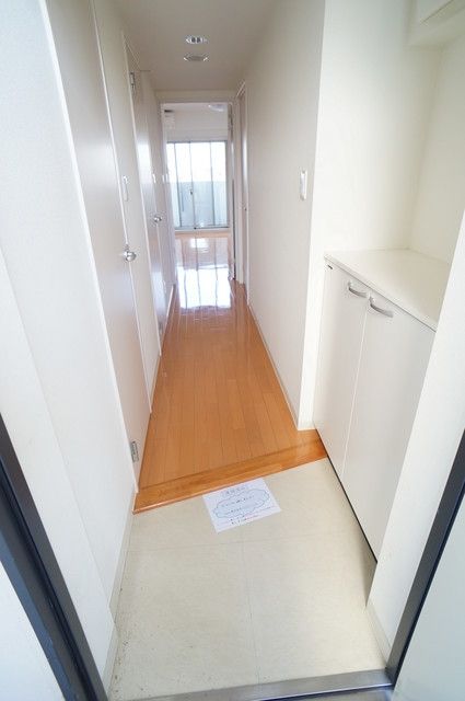 玄関　他号室。参考写真