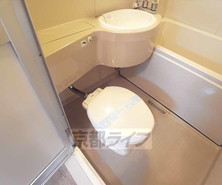 トイレ　清潔感のあるトイレです。