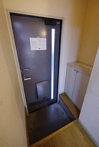 玄関　※別部屋参考写真です