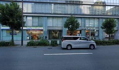 ドラックストア　クスリのヒグチ 薬局谷町二丁目店（ドラッグストア）まで215m
