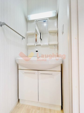 洗面設備　コンパクトで使いやすい洗面所