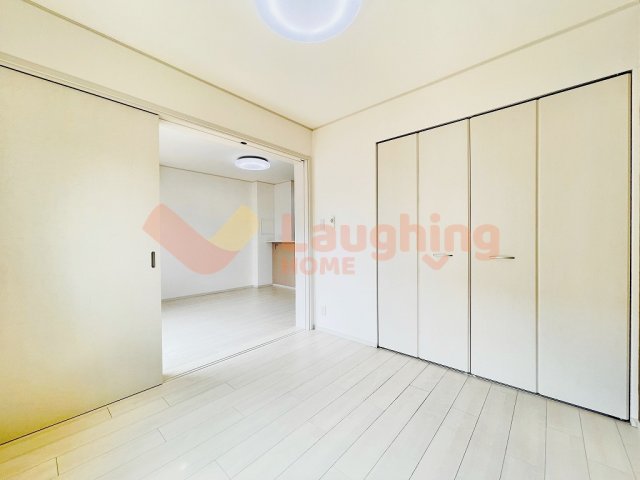 その他部屋・スペース　広くて明るい寝室