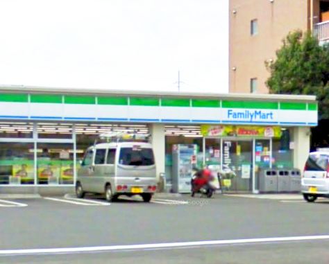 コンビニ　ファミリーマート 橋本七丁目店（コンビニ）まで321m