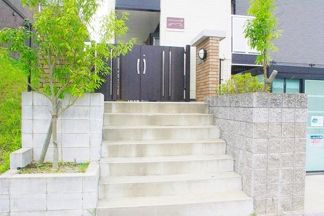 エントランス　ゆとりのあるエントランスです