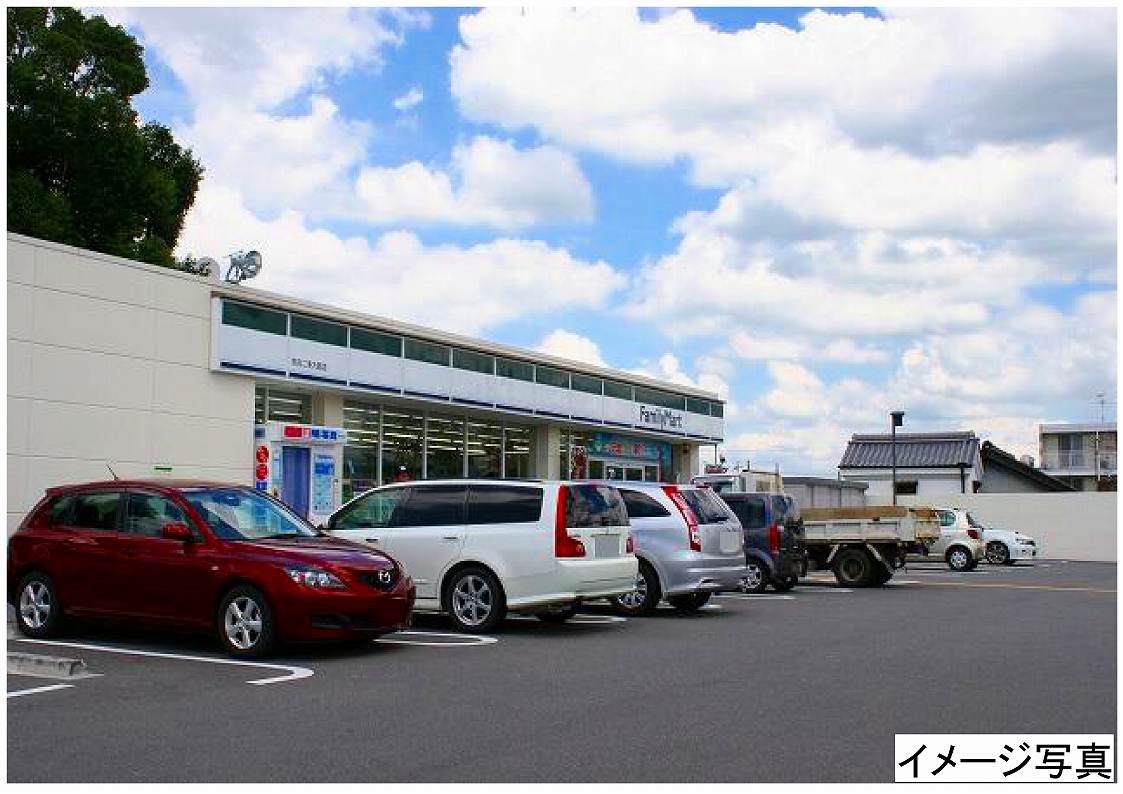 コンビニ　ファミリーマート　木津梅美台店（コンビニ）まで453m