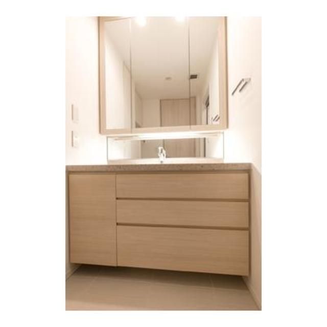 洗面設備　※写真は同タイプ住戸です。